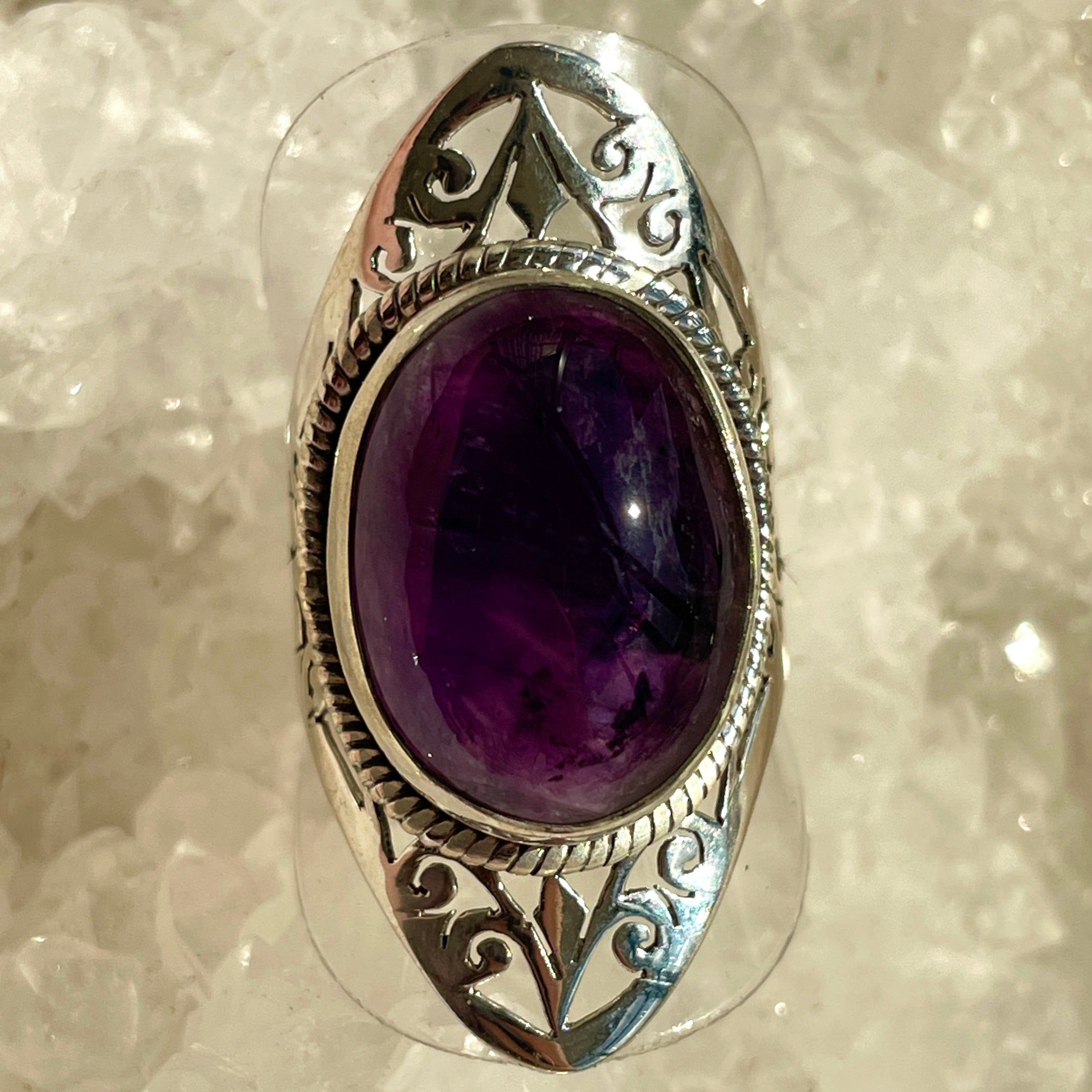 Amethyst Sterling Silver Ring - Sz8 AM9 Amethyst Sterling Silver Ring - Sz8 AM9
